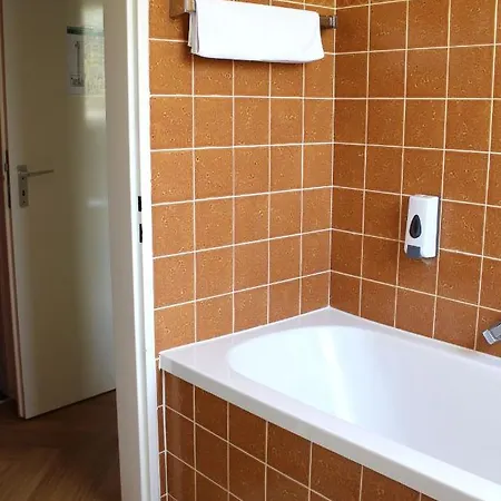 Hotel Autobahn Ost